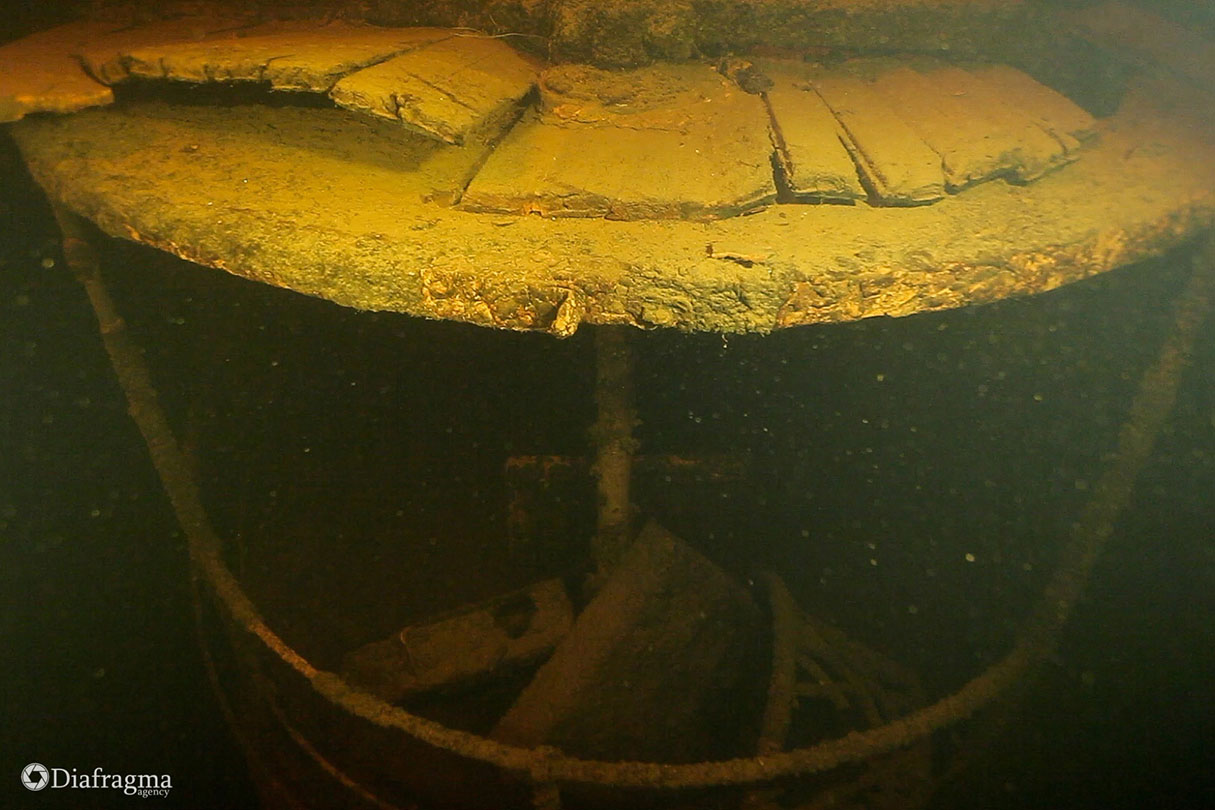 Кормовая часть затонувшего парохода Valamon Luostary